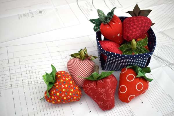 Large Strawberry Pincushion - Free Sewing Pattern