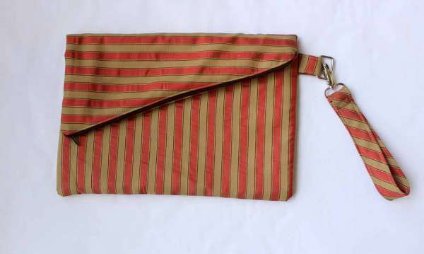 Fold Over Wristlet Clutch Sewing Tutorial