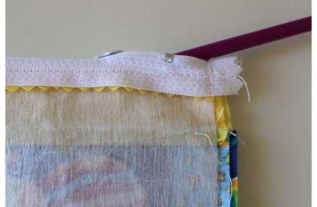 ow to unzip a zipper when the pull is on the wrong side